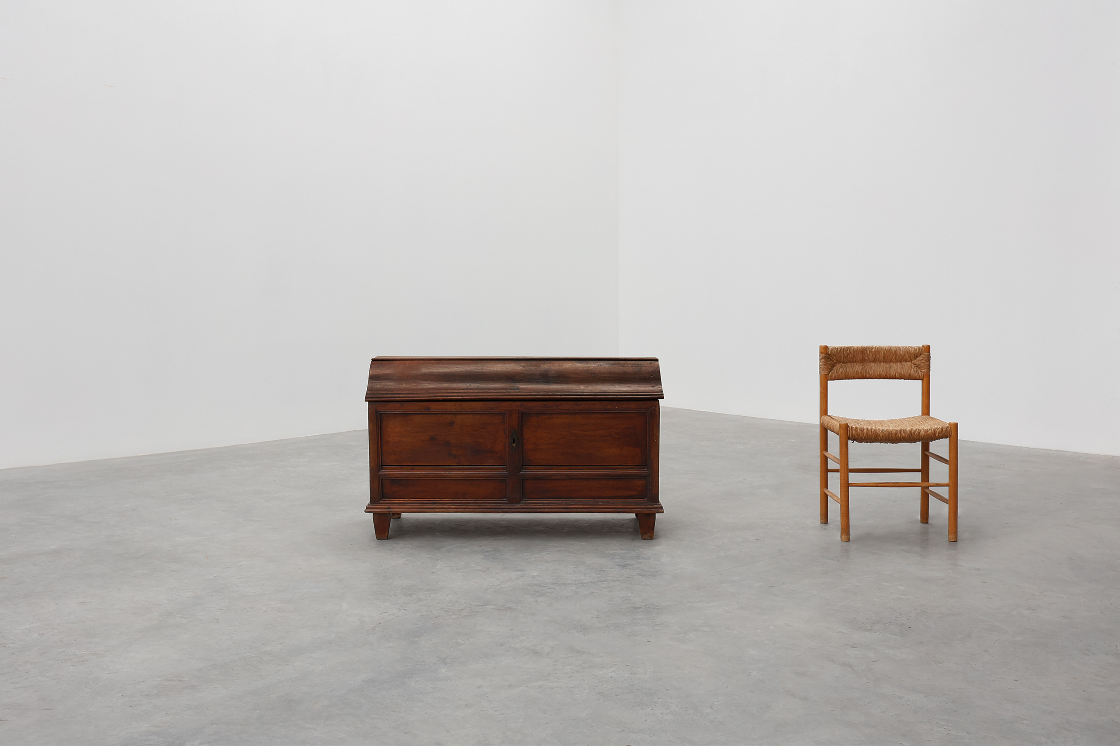 Large 18th Century Provincial oak Chest, Francethumbnail